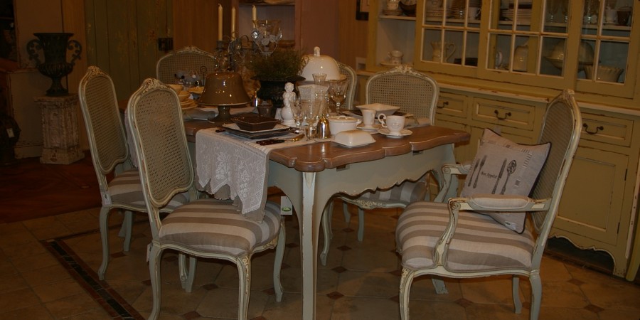 provansalska masivna jedilnica french style vintage dining table chairs