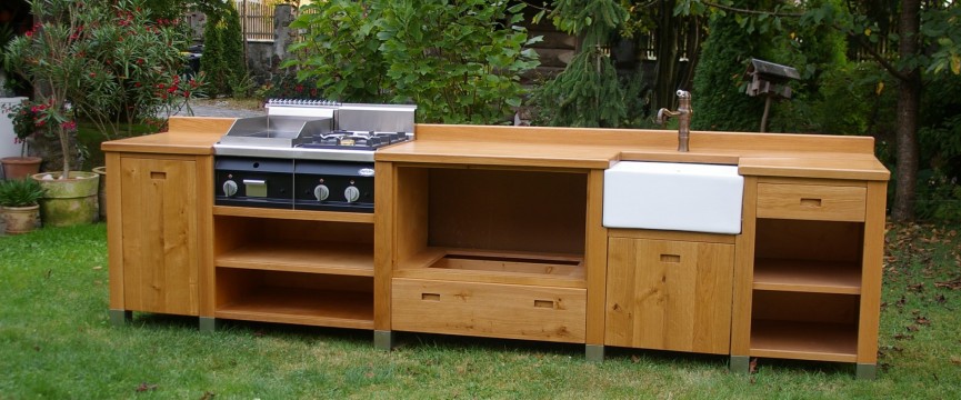 masivna moderna letna kuhinja, modern outdoor kitchen